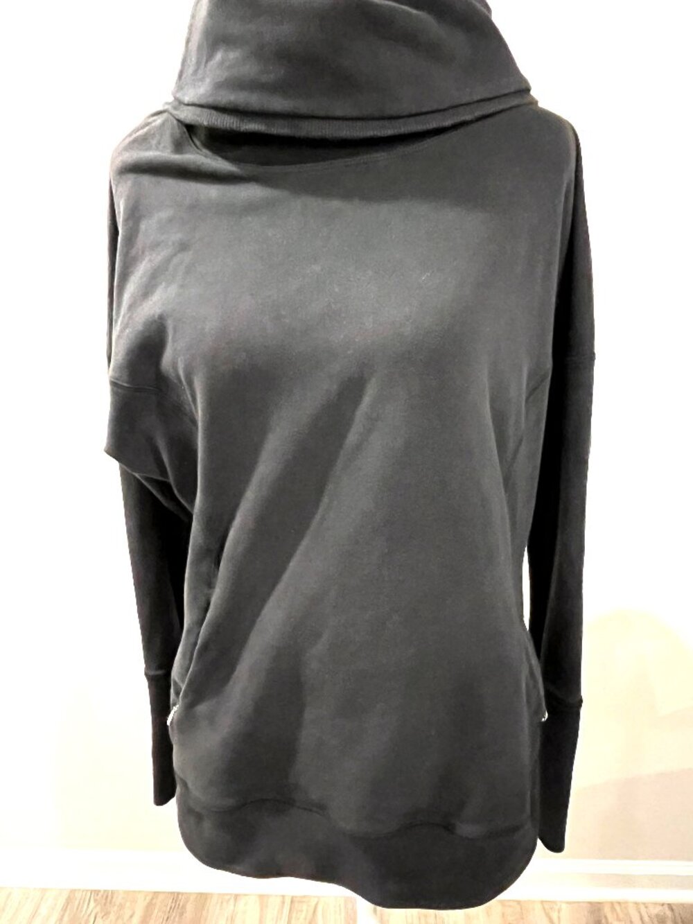 Lululemon Black Cowl Neck Pullover Sweatshirt Size‎ 6